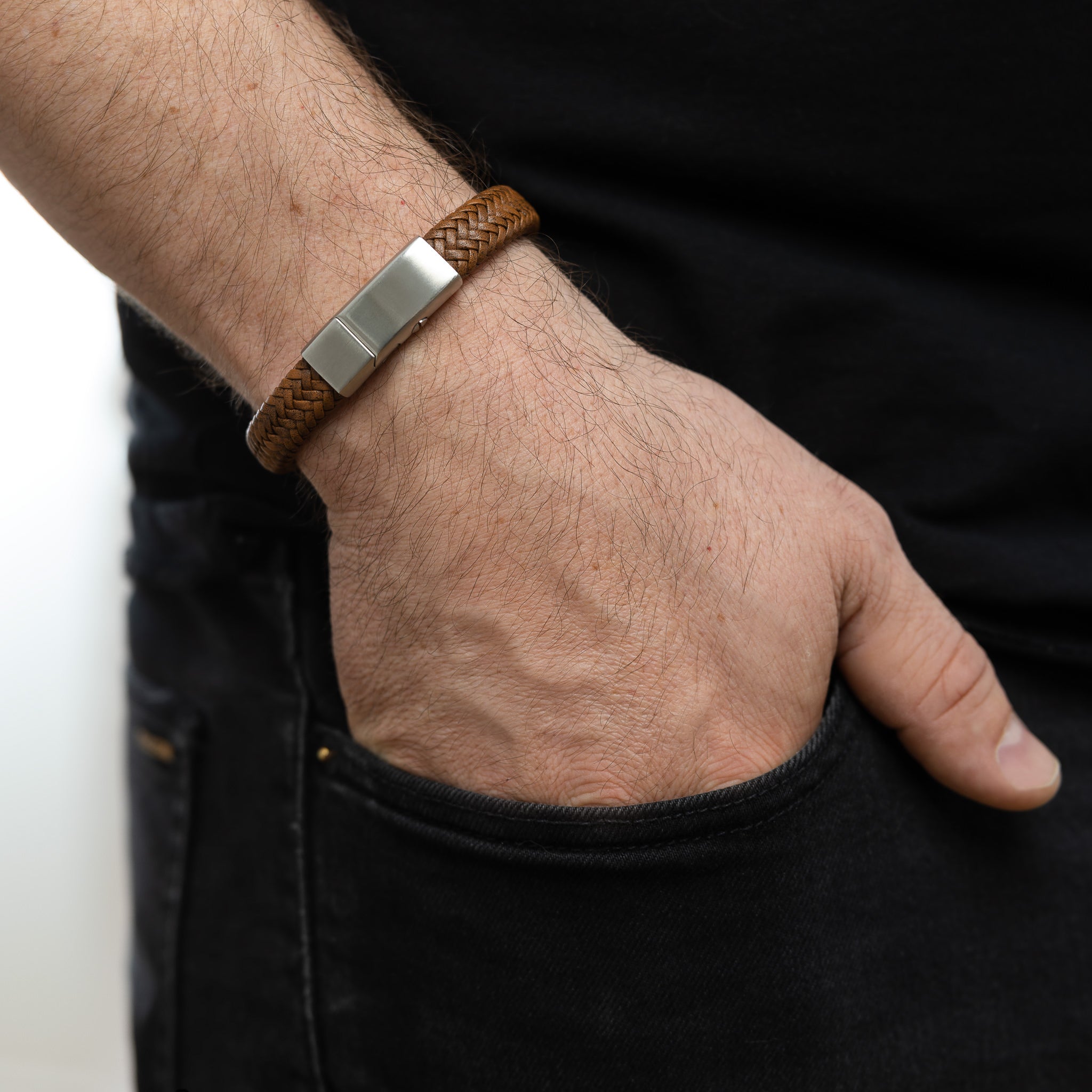 Bracelet En Cuir Synthétique Tressé Noir - Fermoir Mousqueton, Style Simple Et Chic